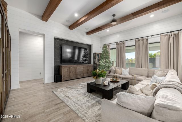 6624 S LAS SETAS Street, Gilbert, AZ 85298