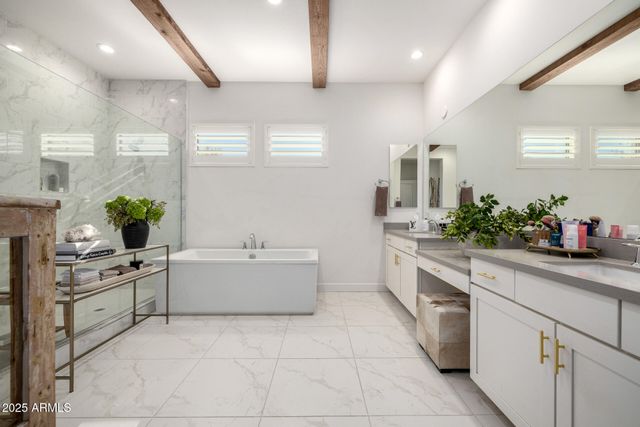 6624 S LAS SETAS Street, Gilbert, AZ 85298