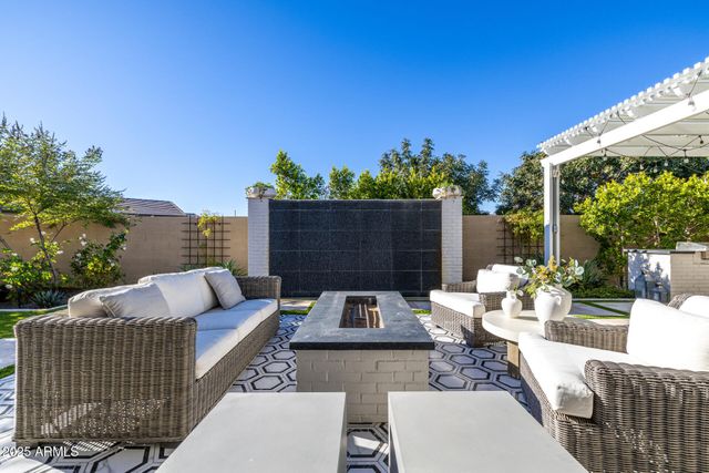 6624 S LAS SETAS Street, Gilbert, AZ 85298