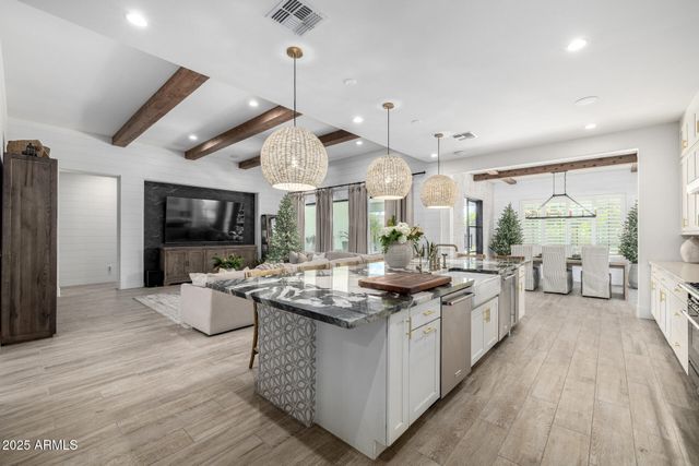 6624 S LAS SETAS Street, Gilbert, AZ 85298