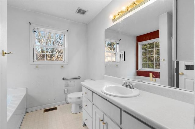 28 Greatwood Drive, White, GA 30184