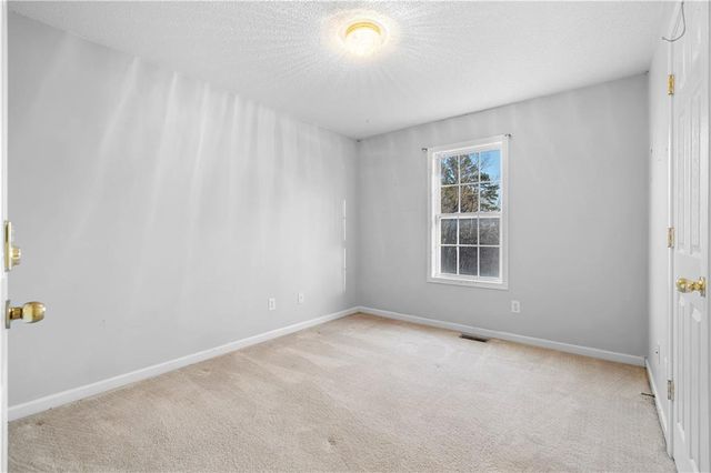 28 Greatwood Drive, White, GA 30184