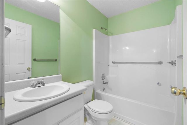 28 Greatwood Drive, White, GA 30184