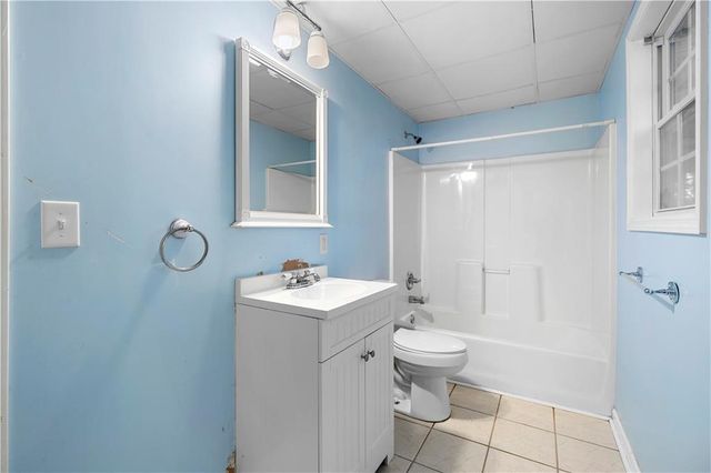 28 Greatwood Drive, White, GA 30184