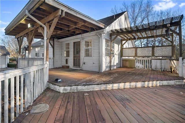 28 Greatwood Drive, White, GA 30184