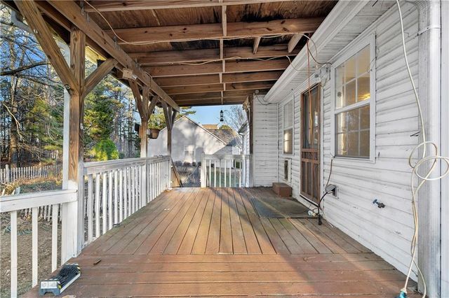 28 Greatwood Drive, White, GA 30184