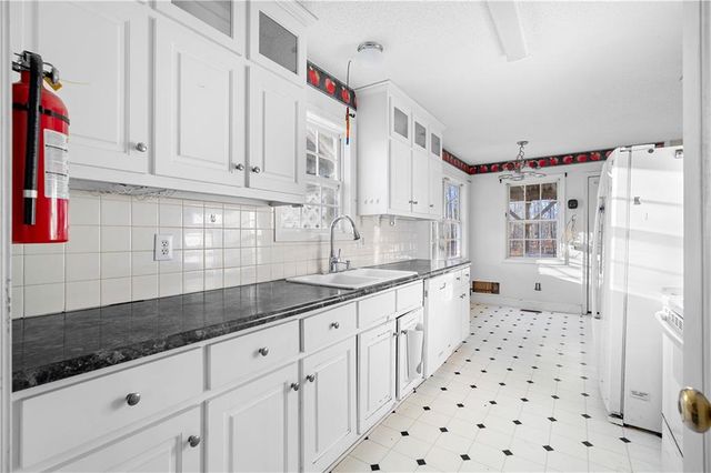 28 Greatwood Drive, White, GA 30184