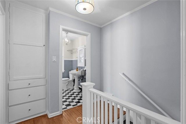 6920 Camrose Drive, Los Angeles, CA 90068