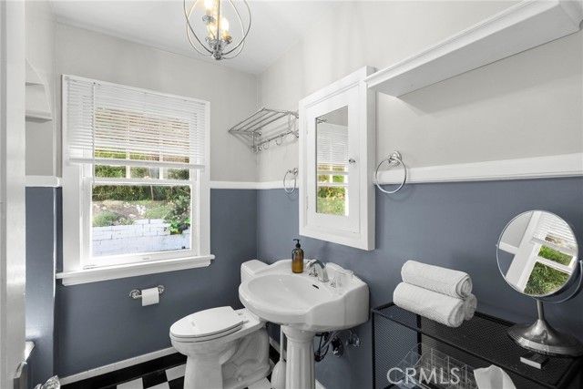 6920 Camrose Drive, Los Angeles, CA 90068