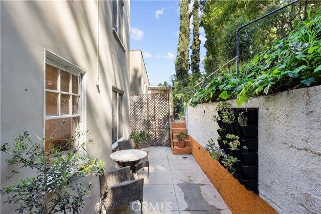 6920 Camrose Drive, Los Angeles, CA 90068