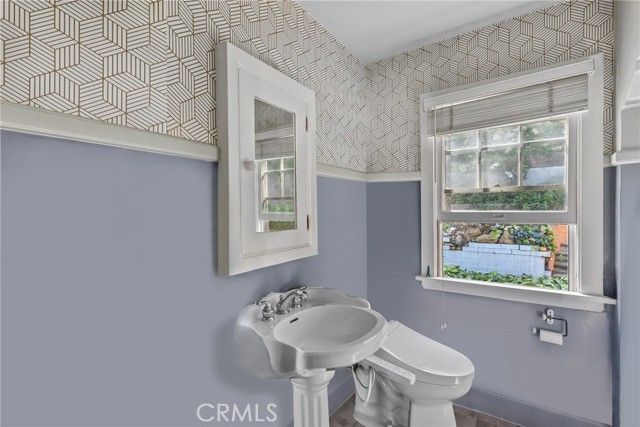 6920 Camrose Drive, Los Angeles, CA 90068