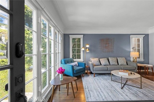 6920 Camrose Drive, Los Angeles, CA 90068