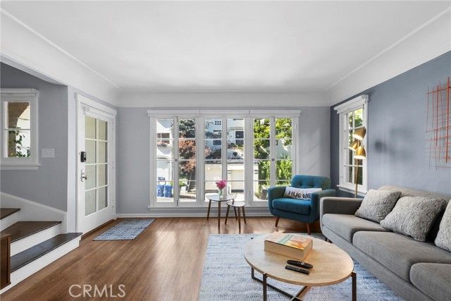 6920 Camrose Drive, Los Angeles, CA 90068