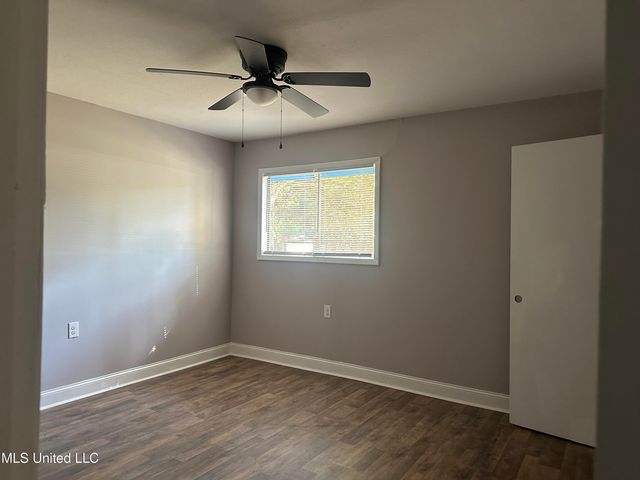 2725 Charleston Drive, Jackson, MS 39212