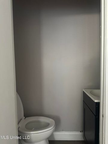 2725 Charleston Drive, Jackson, MS 39212