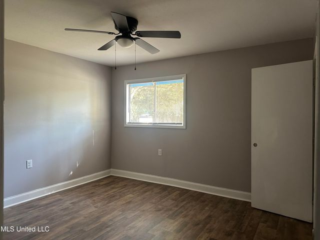 2725 Charleston Drive, Jackson, MS 39212