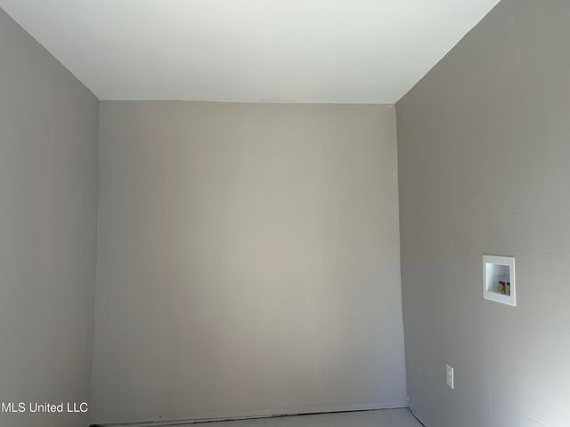 2725 Charleston Drive, Jackson, MS 39212