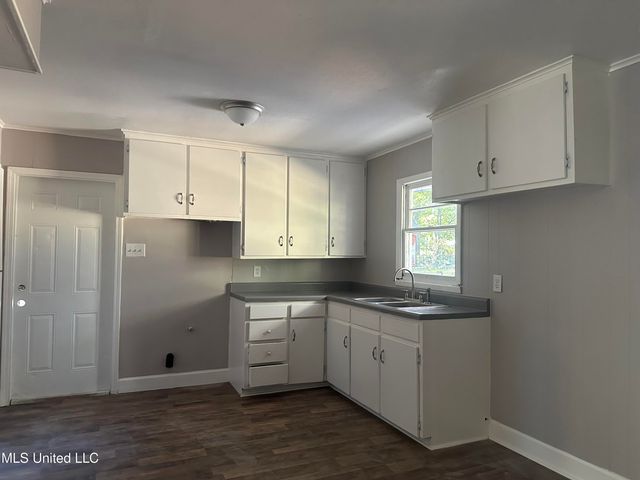 2725 Charleston Drive, Jackson, MS 39212