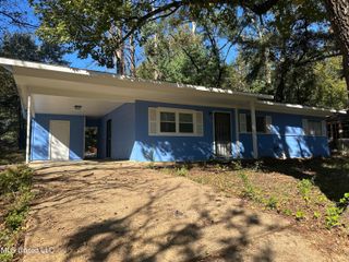 2725 Charleston Drive, Jackson, MS 39212