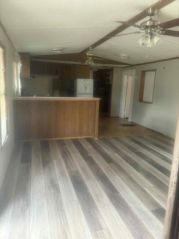 90 W Orange Blossom Ave Avenue, Defuniak Springs, FL 32433