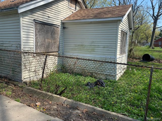 5800 Radnor Street, Detroit, MI 48224