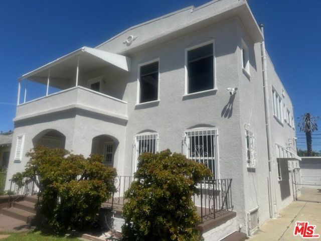 5850 Arlington Avenue, Los Angeles, CA 90043
