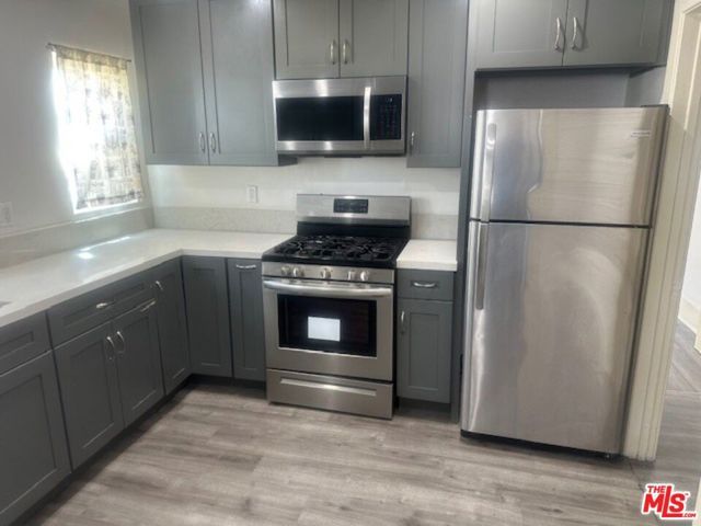 5850 Arlington Avenue, Los Angeles, CA 90043
