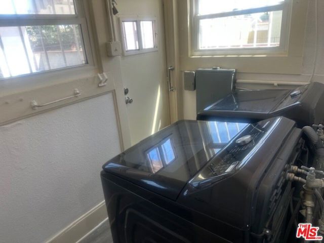 5850 Arlington Avenue, Los Angeles, CA 90043