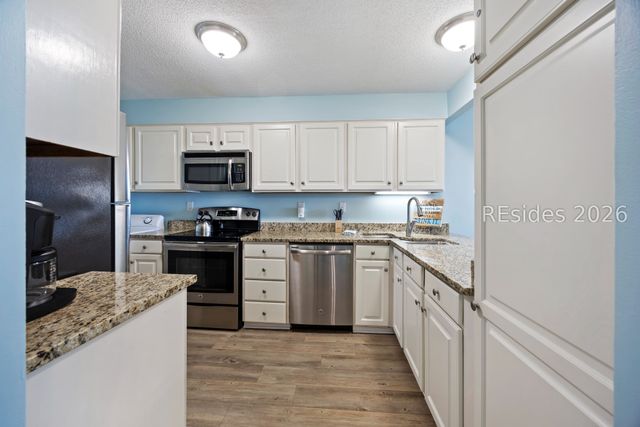 21 S Forest Beach Dr Apt 102, Hilton Head Island, SC 29928