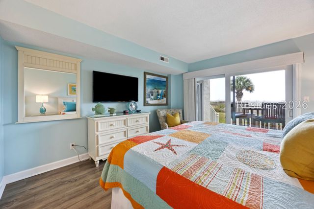 21 S Forest Beach Dr Apt 102, Hilton Head Island, SC 29928