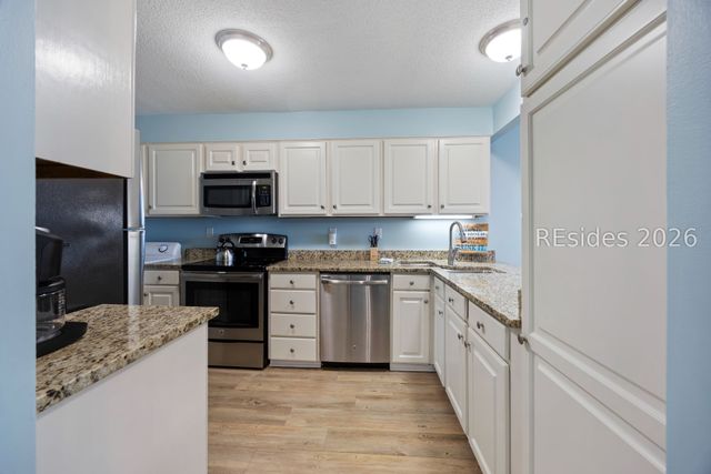 21 S Forest Beach Dr Apt 102, Hilton Head Island, SC 29928