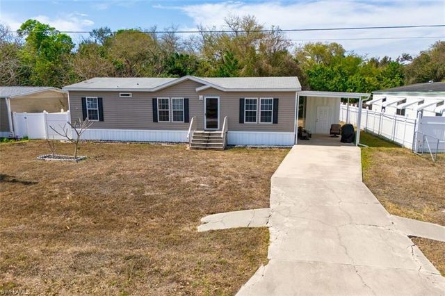 7638 Peyraud DR, North Fort Myers, FL 33917