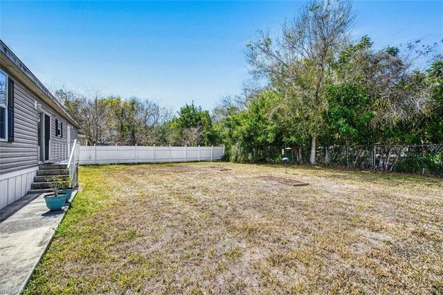 7638 Peyraud DR, North Fort Myers, FL 33917