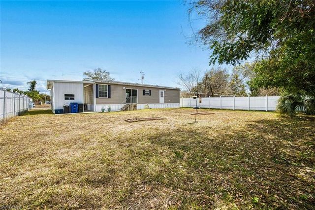 7638 Peyraud DR, North Fort Myers, FL 33917