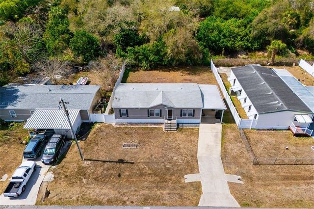 7638 Peyraud DR, North Fort Myers, FL 33917