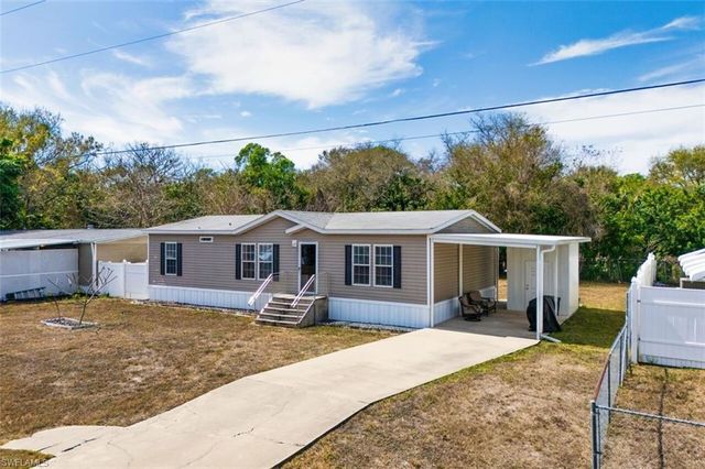 7638 Peyraud DR, North Fort Myers, FL 33917