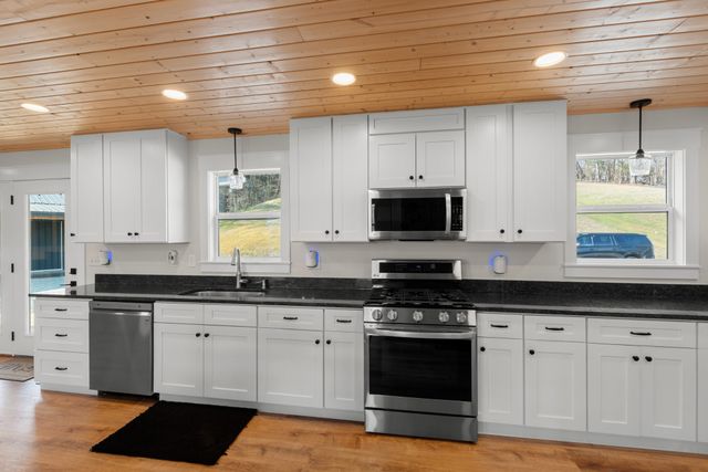 1447 W Beaverdam Rd, Centerville, TN 37033