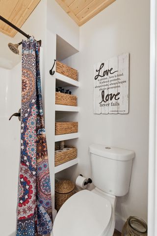 1447 W Beaverdam Rd, Centerville, TN 37033