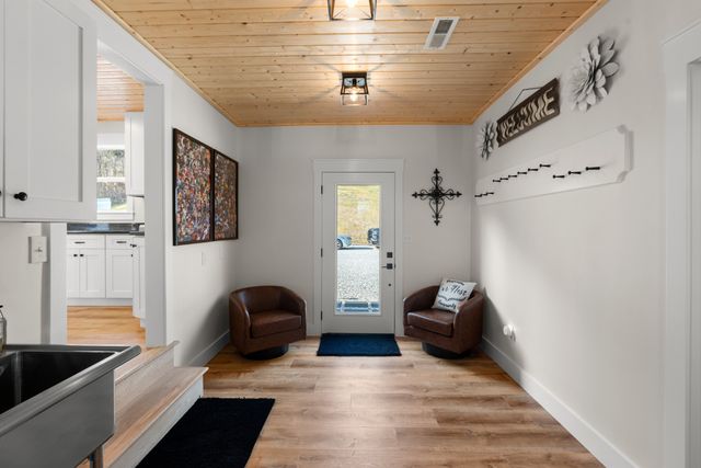 1447 W Beaverdam Rd, Centerville, TN 37033