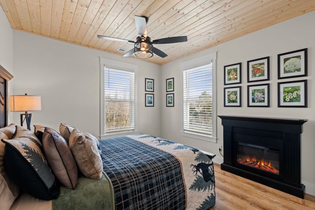 1447 W Beaverdam Rd, Centerville, TN 37033