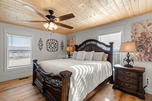 1447 W Beaverdam Rd, Centerville, TN 37033