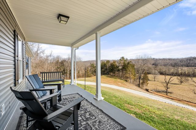 1447 W Beaverdam Rd, Centerville, TN 37033