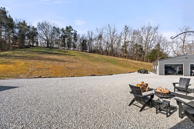 1447 W Beaverdam Rd, Centerville, TN 37033