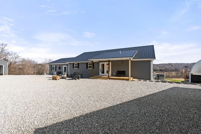 1447 W Beaverdam Rd, Centerville, TN 37033