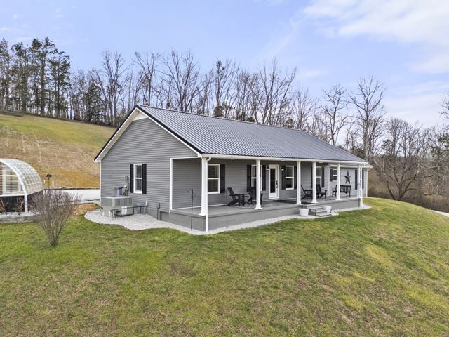 1447 W Beaverdam Rd, Centerville, TN 37033