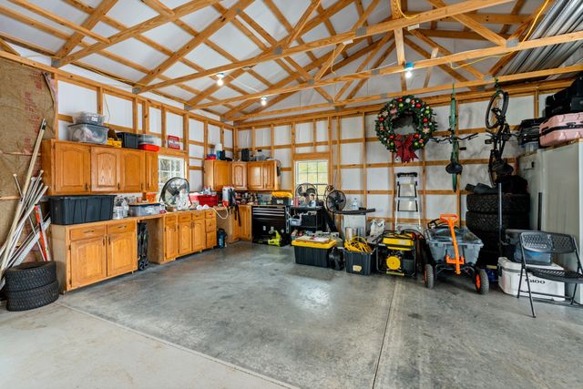 1447 W Beaverdam Rd, Centerville, TN 37033