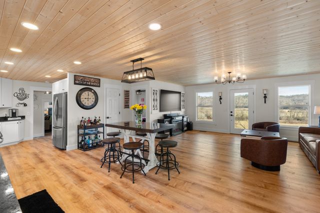 1447 W Beaverdam Rd, Centerville, TN 37033