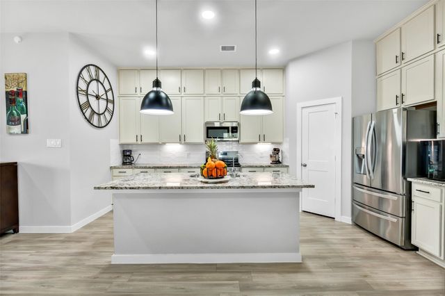 26268 Astral Way, La Marque, TX 77568