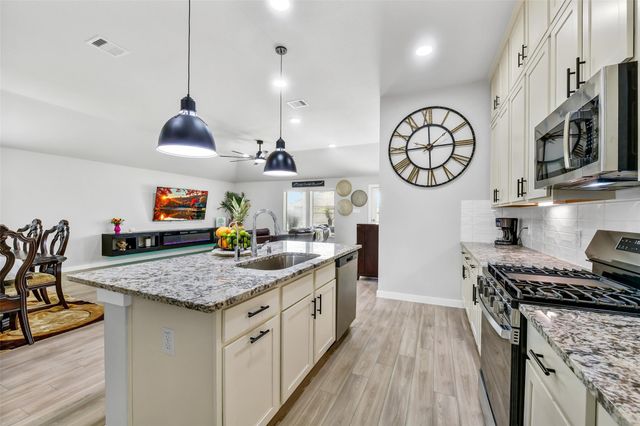 26268 Astral Way, La Marque, TX 77568