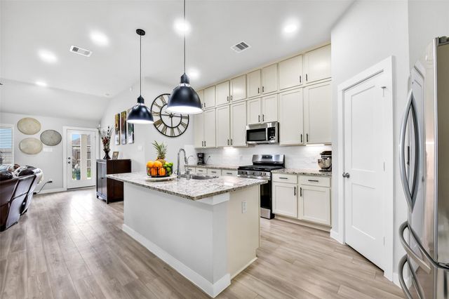 26268 Astral Way, La Marque, TX 77568